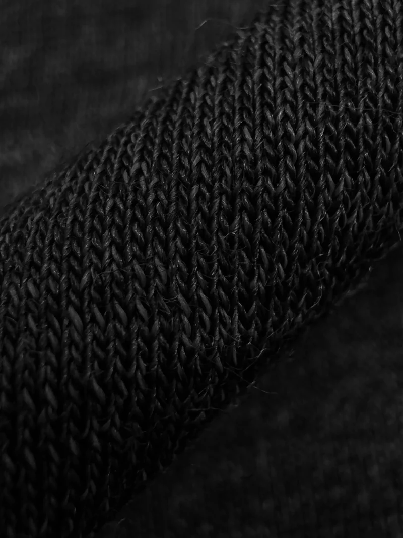 PERFORMANCE MERINO V-NECK