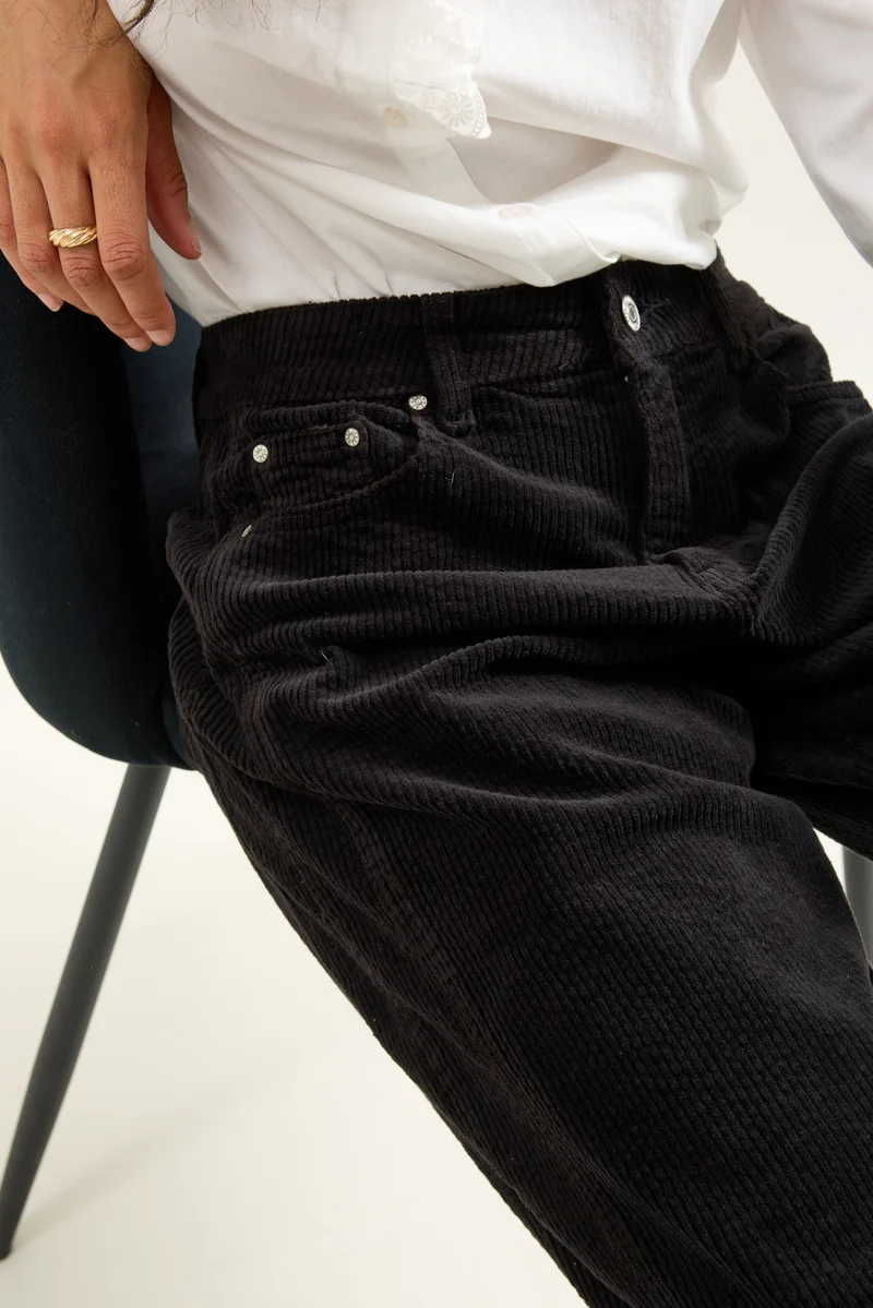 Pantalon Violette Coupe Ballon Velours Côtelé
