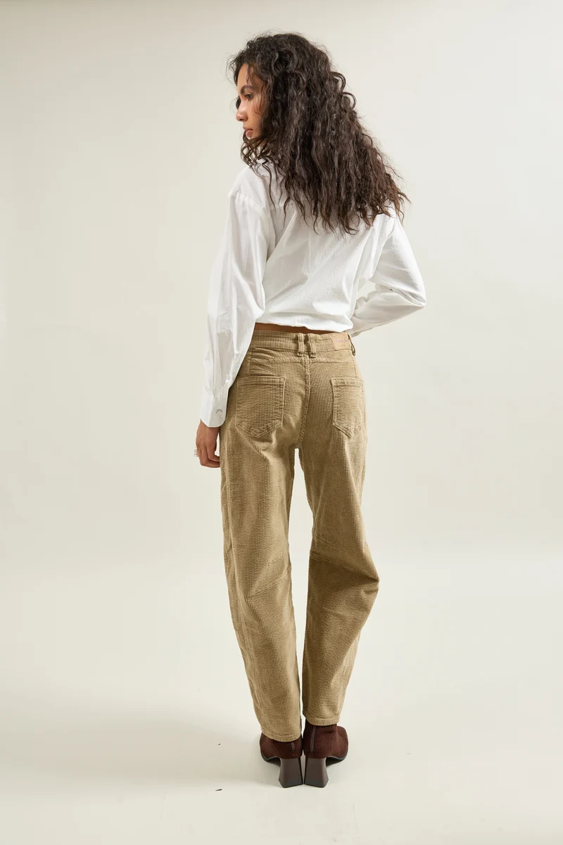 Pantalon Violette Coupe Ballon Velours Côtelé