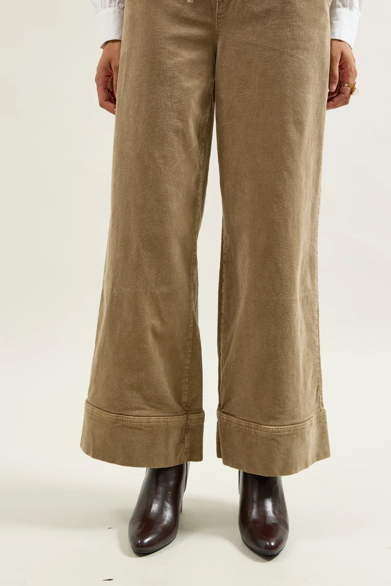 Pantalon Rose Large en Velours Côtelé
