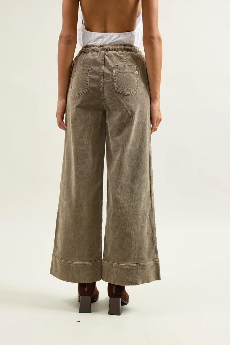 Pantalon Rose Large en Velours Côtelé