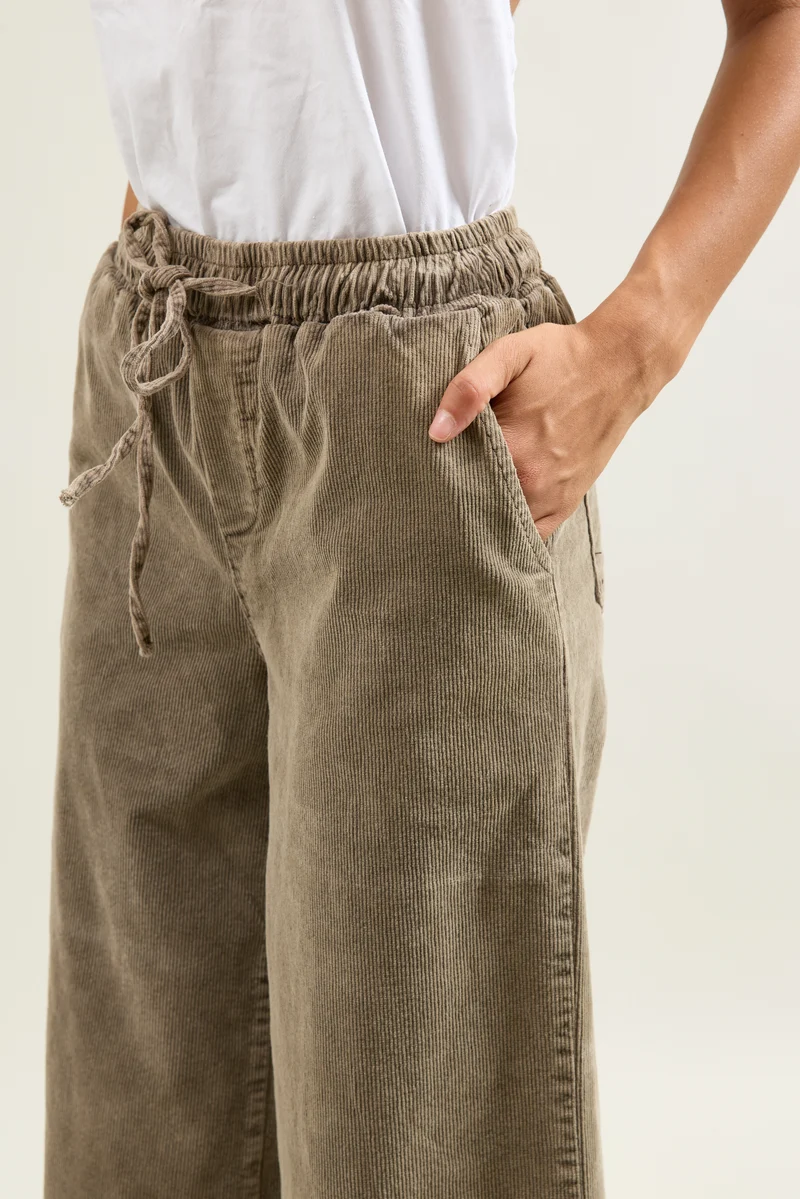 Pantalon Rose Large en Velours Côtelé
