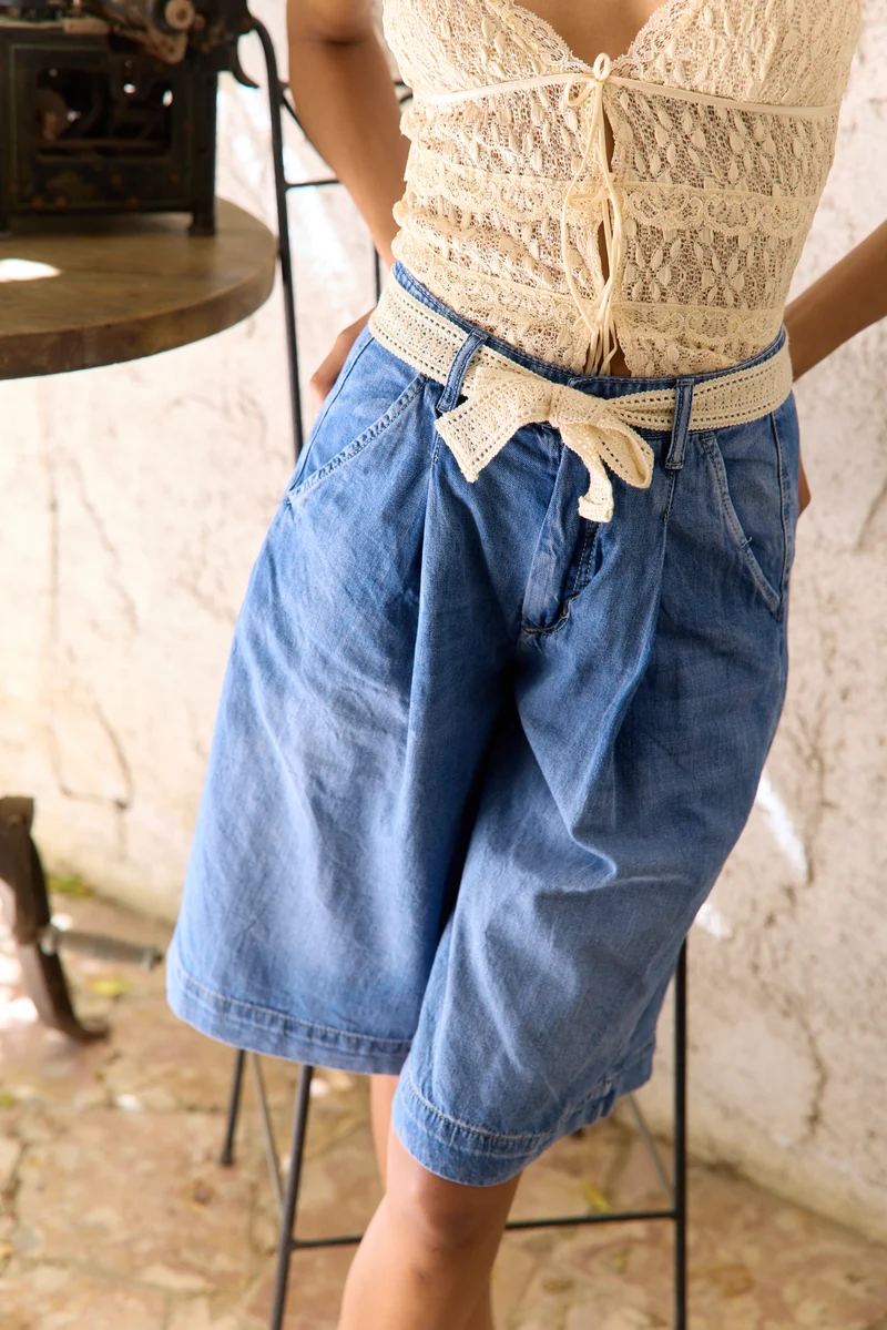 Bermuda Ceinture-Lien Dentelle