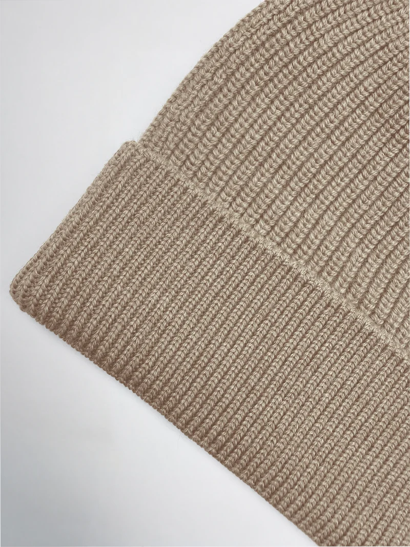 SEAMLESS MERINO BEANIE