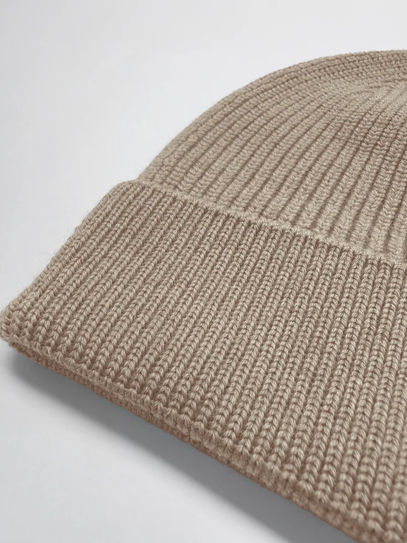SEAMLESS MERINO BEANIE