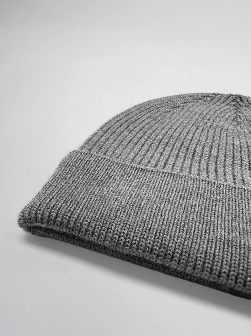 SEAMLESS MERINO BEANIE