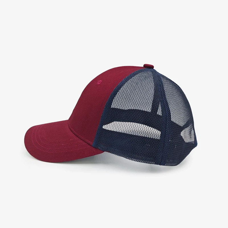 Casquette trucker rouge et bleu marine