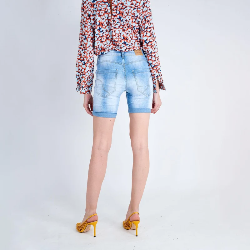 Short Maéva en Jean Effet Déchiré