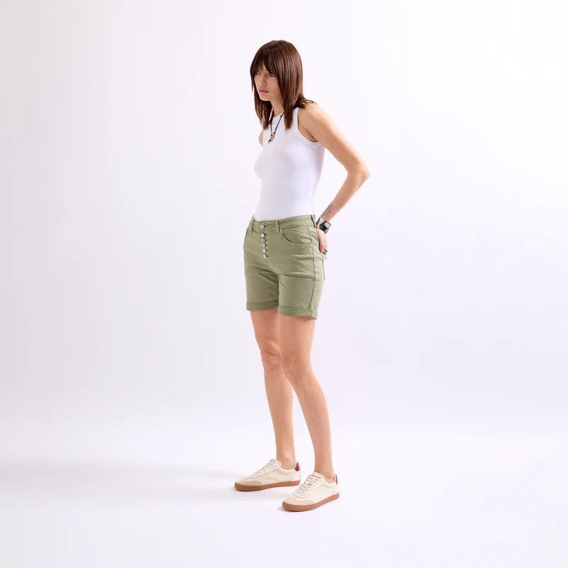 Short Couleurs Avec Boutons Fantaisies