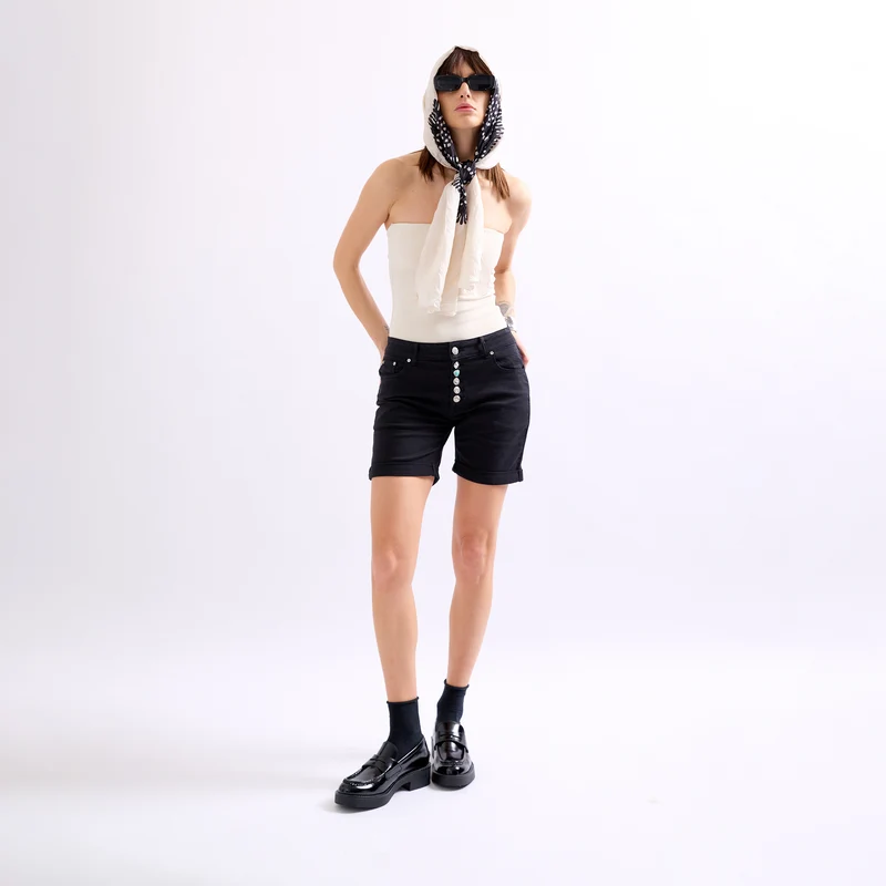 Short Couleurs Avec Boutons Fantaisies