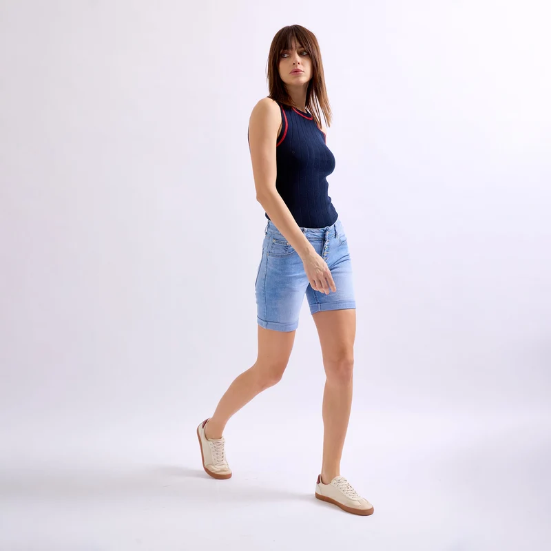 Short Couleurs Avec Boutons Fantaisies
