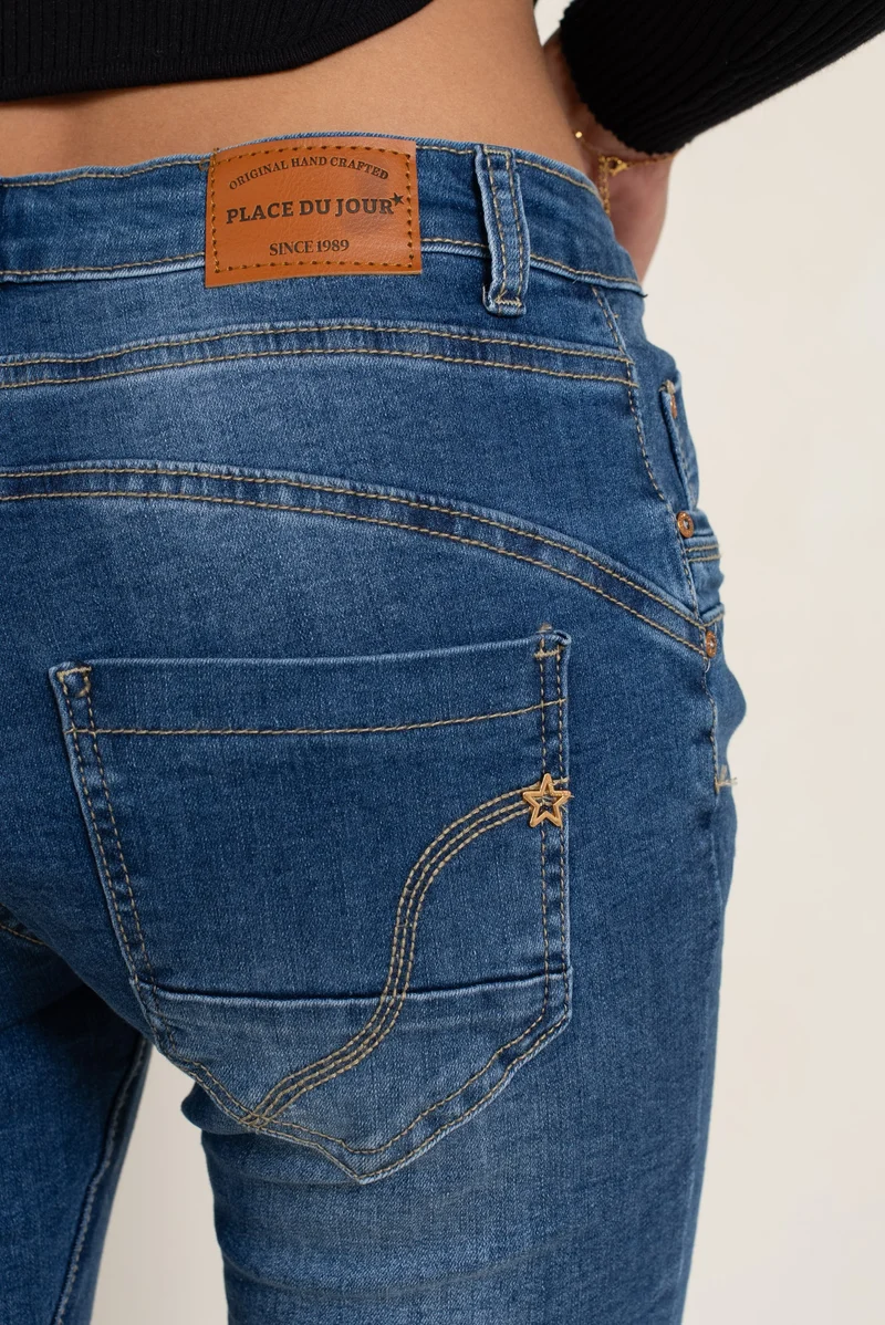 Jean Boyfriend Taille Haute Boutons Fantaisies Dorés