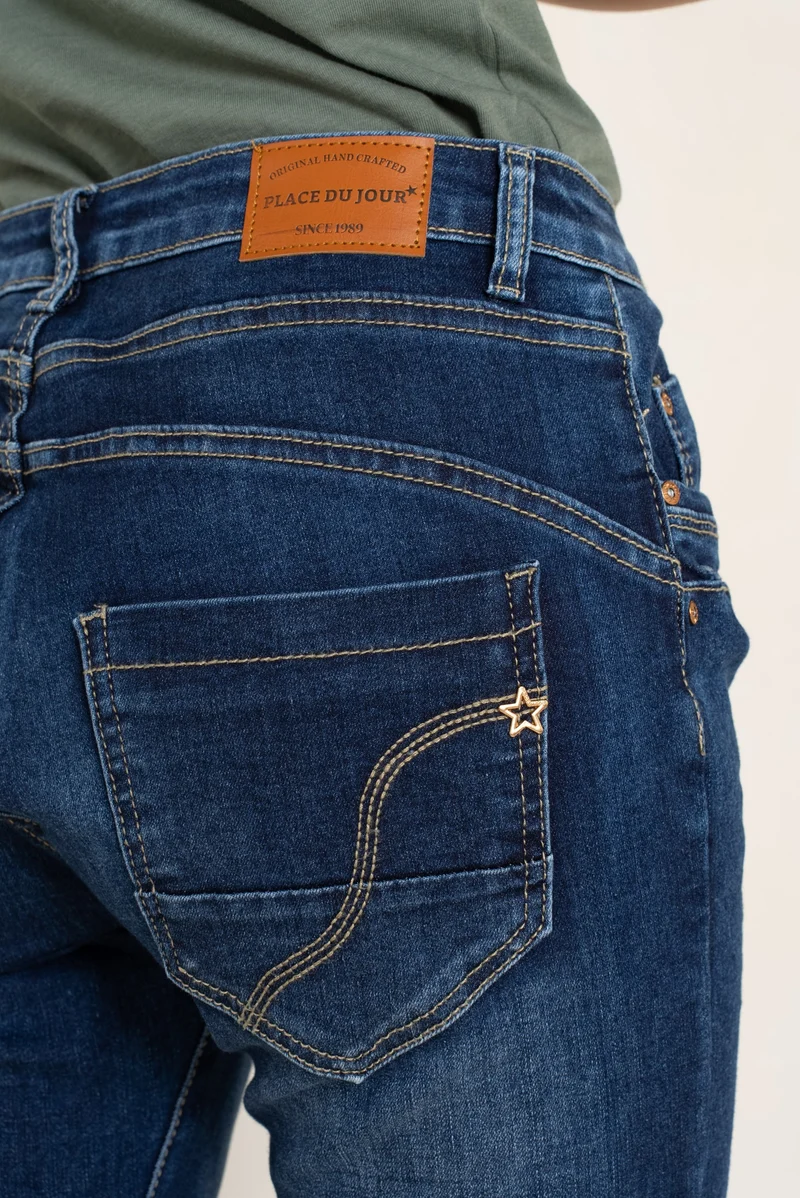 Jean Boyfriend Taille Haute Boutons Fantaisies Dorés