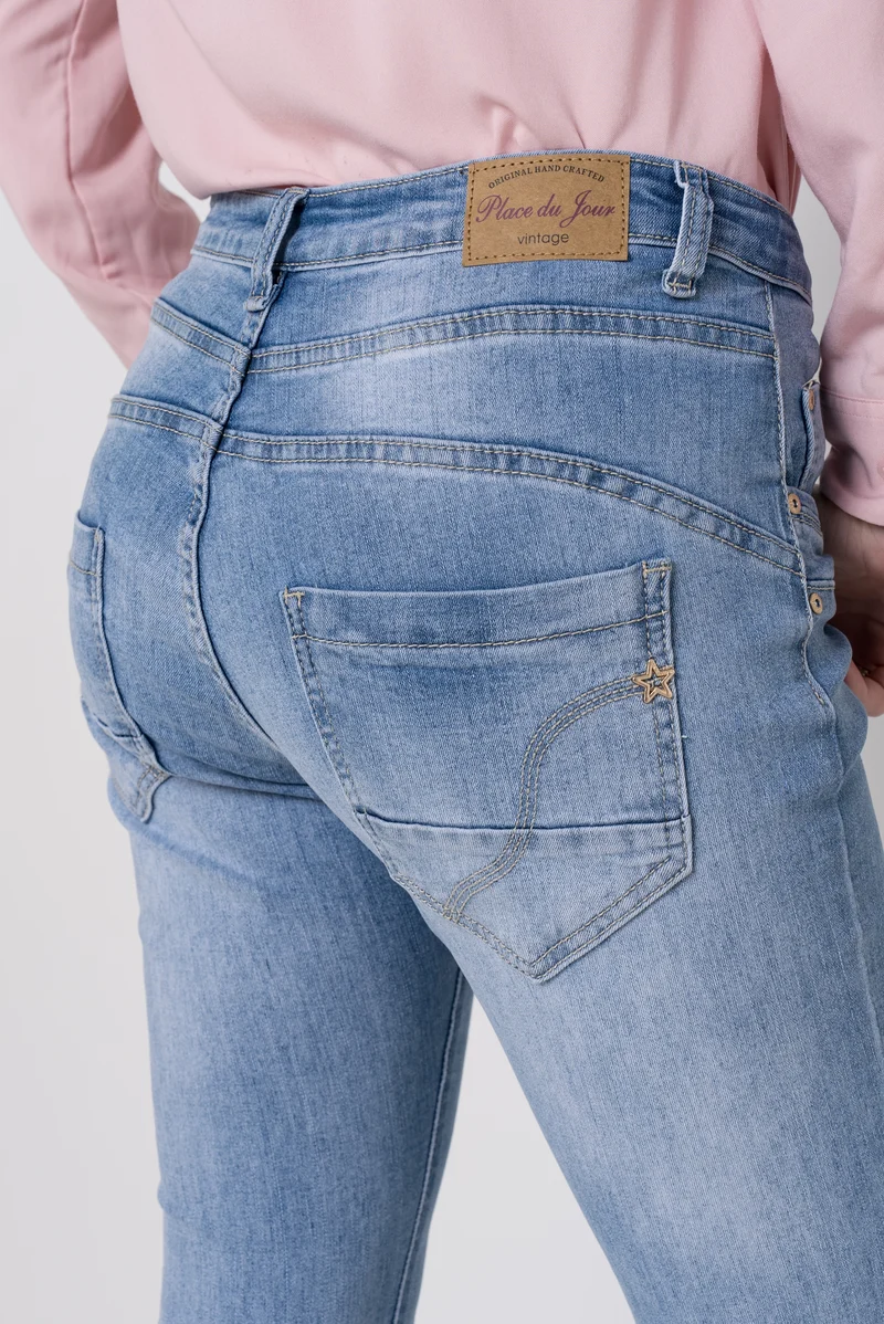 Jean Boyfriend Taille Haute Boutons Fantaisies Dorés