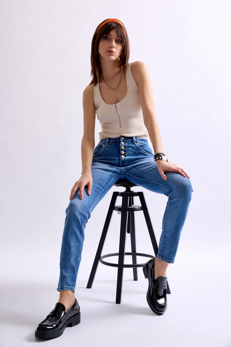 Jean Boyfriend Taille Haute Boutons Fantaisies Dorés