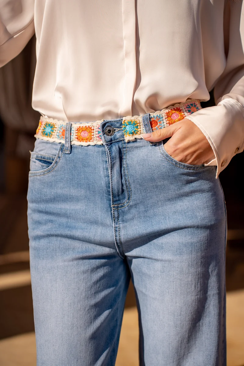 Jean Droit avec Ceinture en broderie