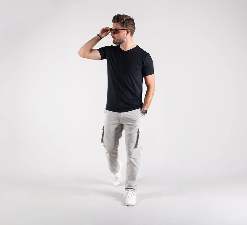 ACTION MERINO V-NECK TEE