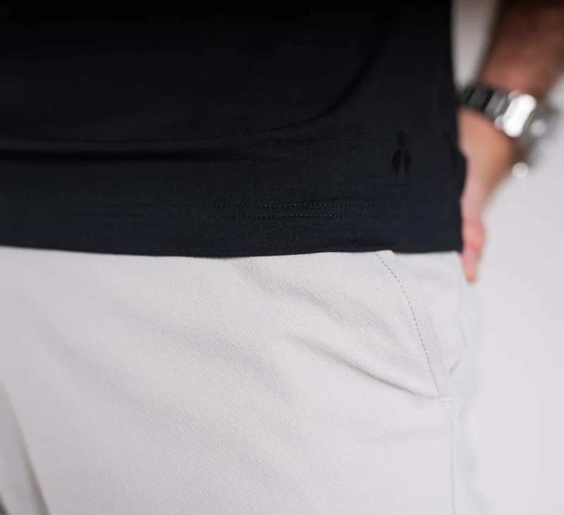 ACTION MERINO V-NECK TEE
