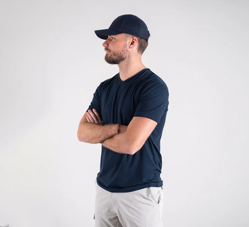 ACTION MERINO V-NECK TEE