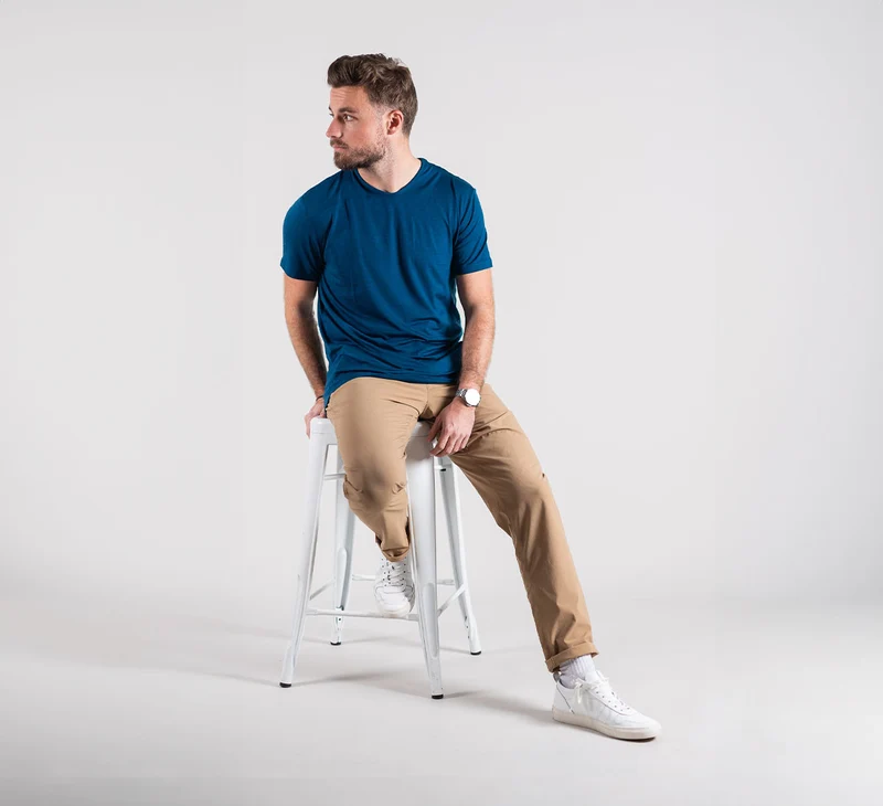 ACTION MERINO V-NECK TEE