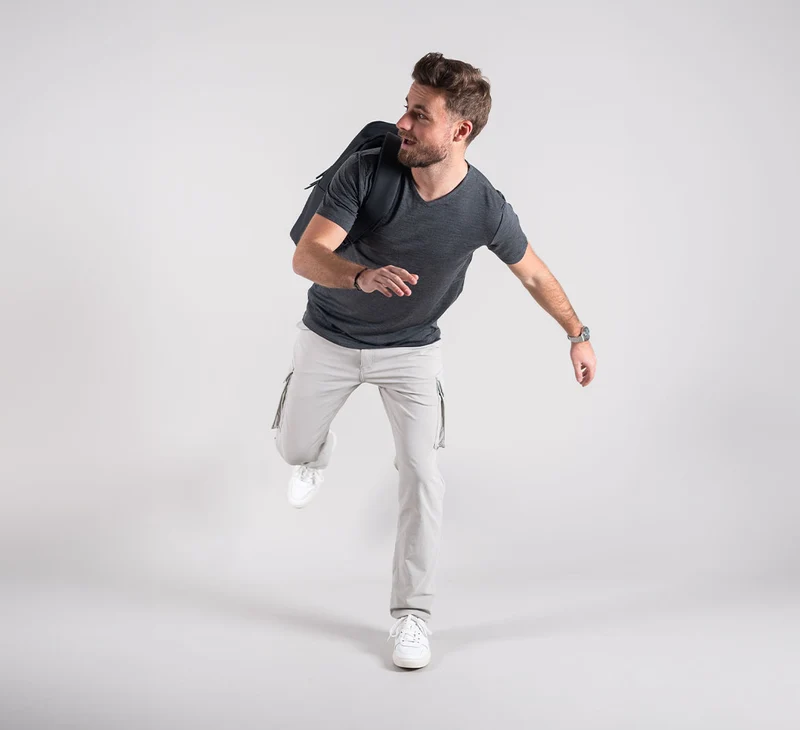 ACTION MERINO V-NECK TEE