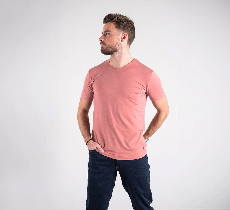 ACTION MERINO V-NECK TEE