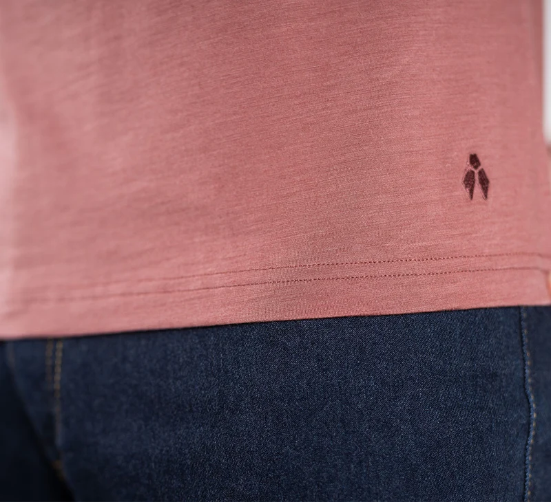 ACTION MERINO V-NECK TEE
