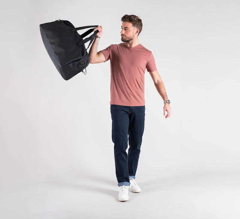 ACTION MERINO V-NECK TEE
