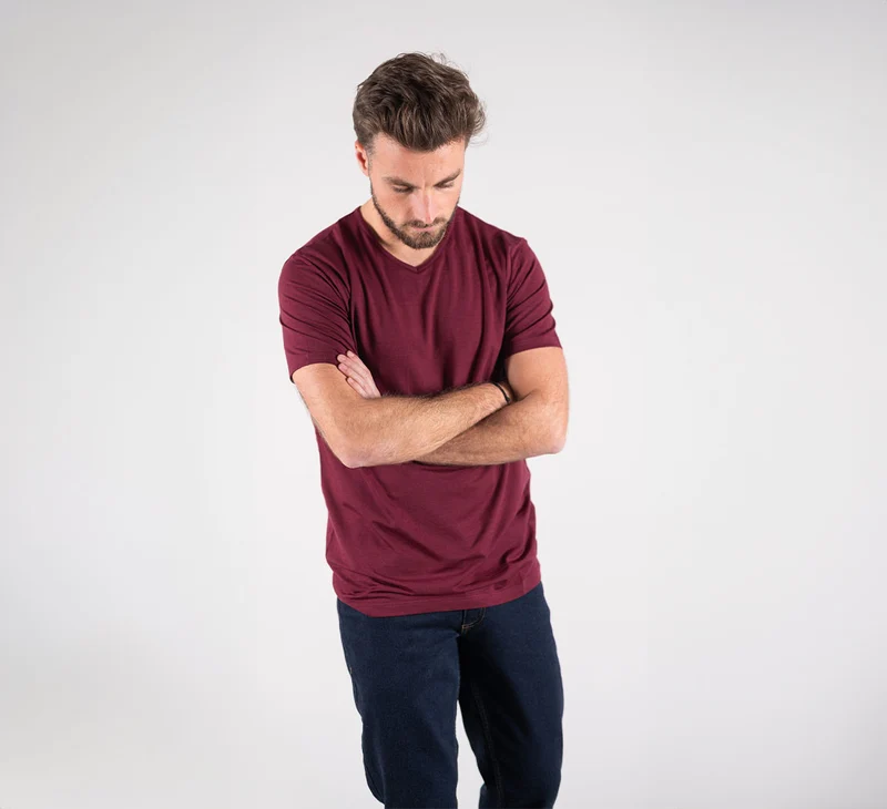 ACTION MERINO V-NECK TEE