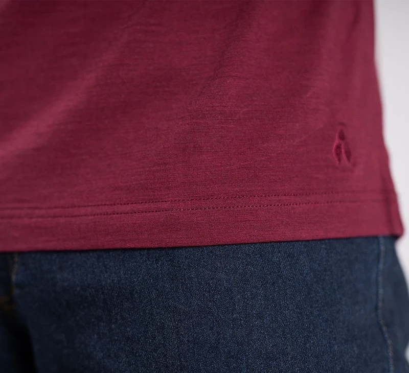 ACTION MERINO V-NECK TEE