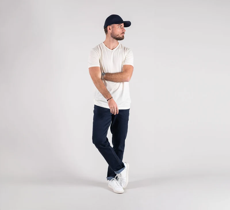 ACTION MERINO V-NECK TEE