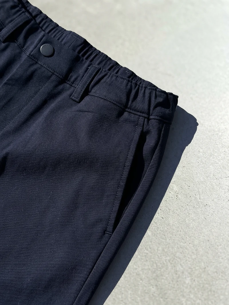 WOMAN PERFORMANCE CHINOS
