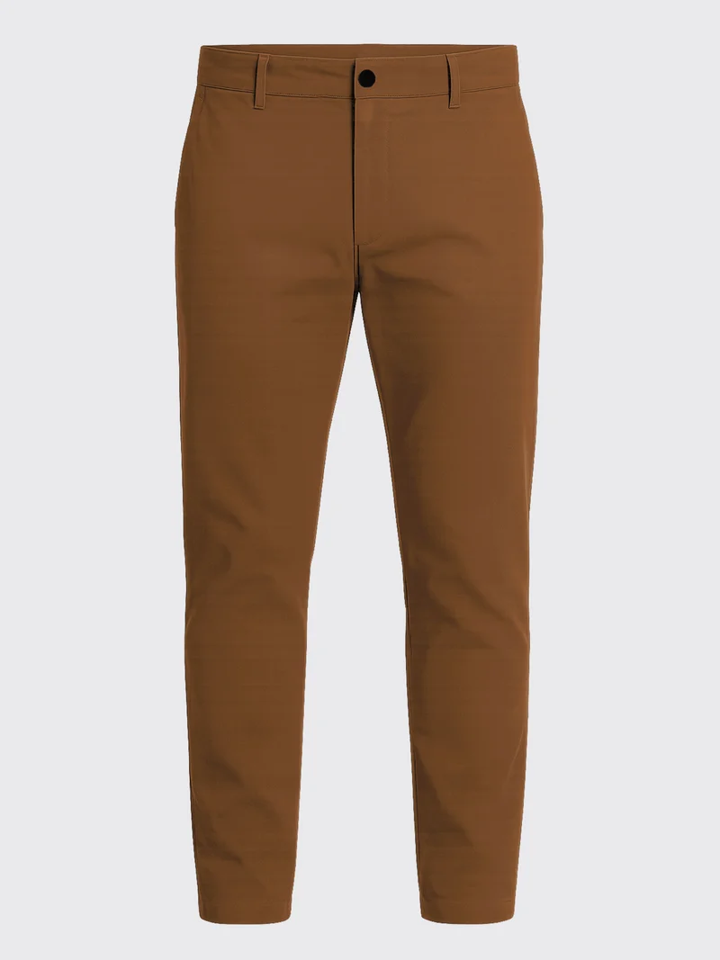 PERFORMANCE CHINOS