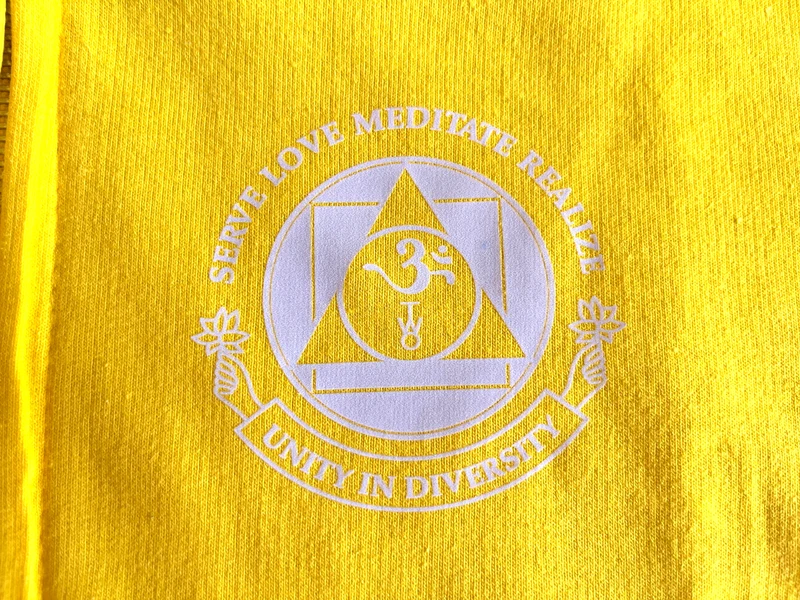 Veste à capuche zippée unisexe pour homme - Jaune avec logo « True world order TWO »