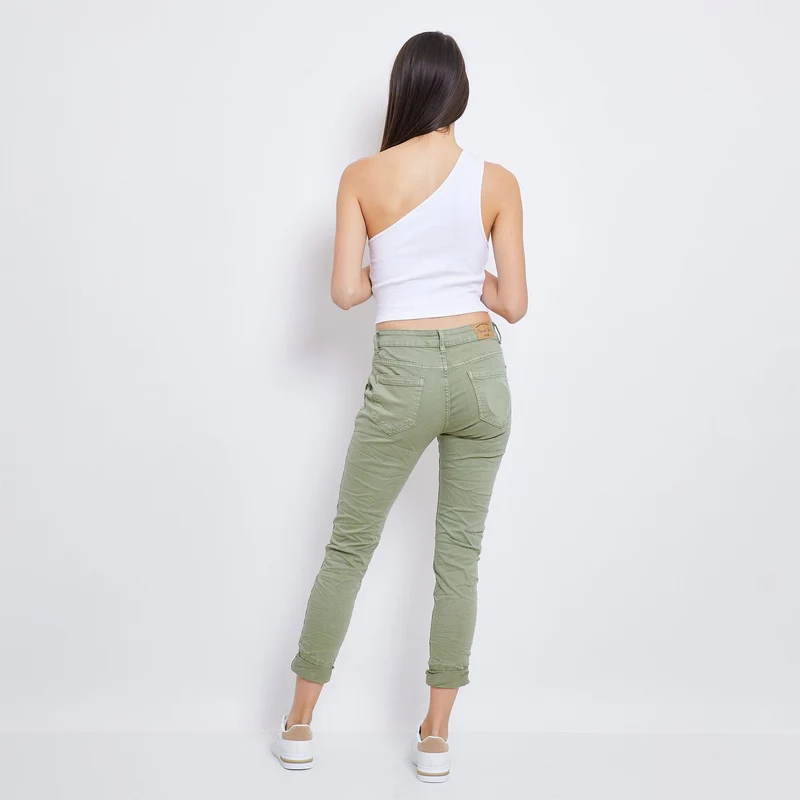 Pantalon Boyfriend couleur avec revers blanc