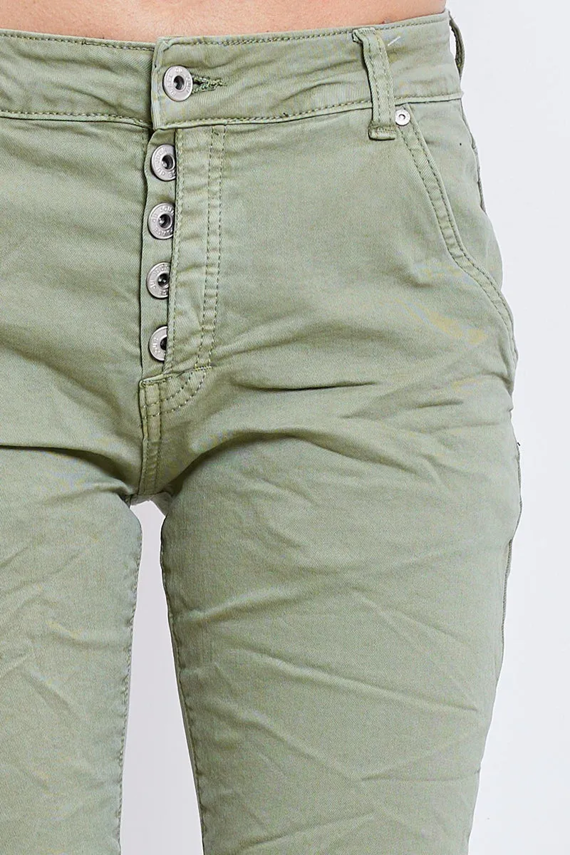 Pantalon Boyfriend couleur avec revers blanc