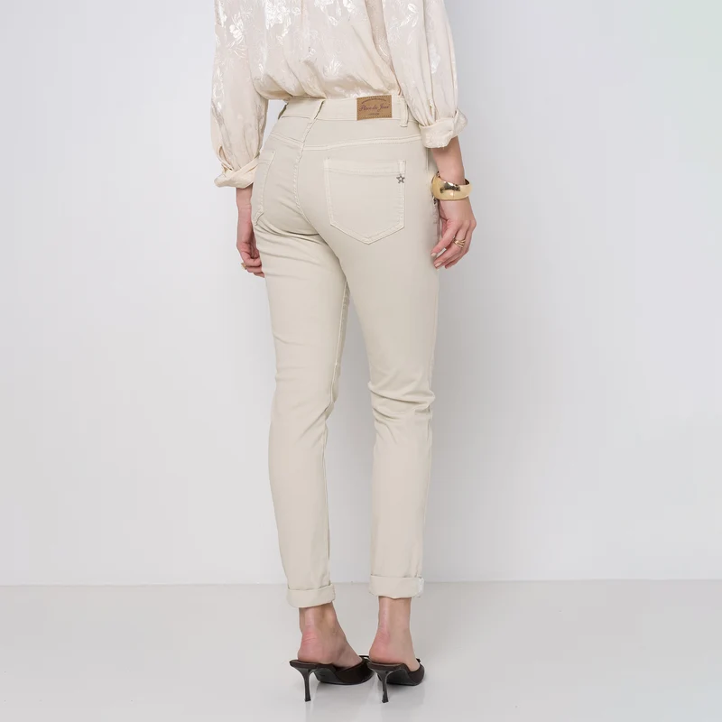 Pantalon Boyfriend couleur avec revers blanc