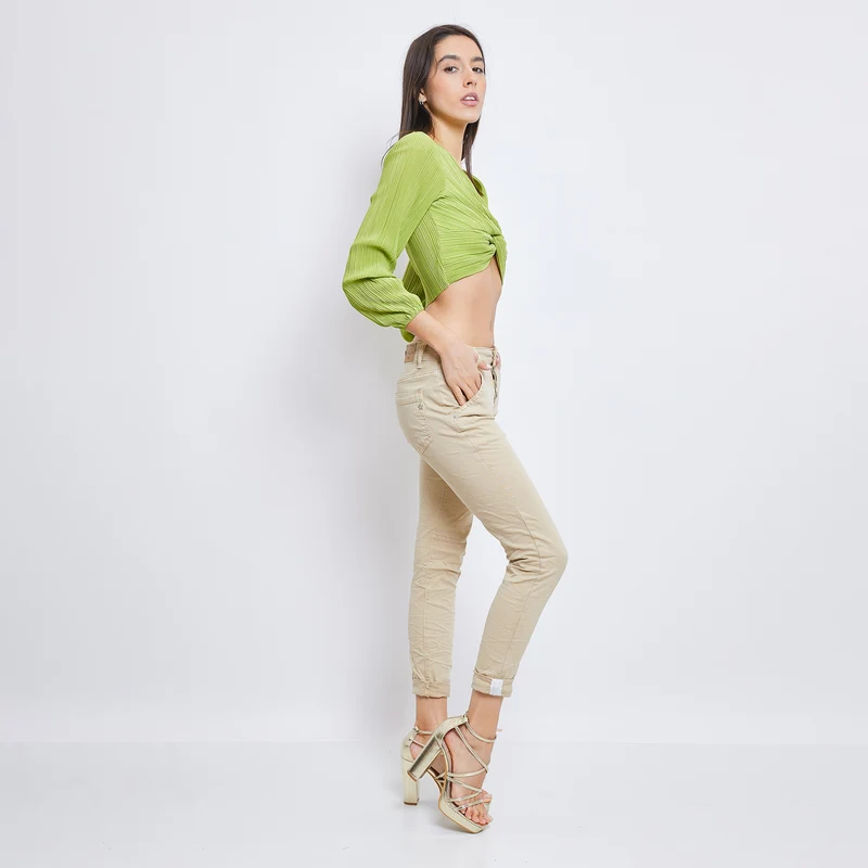 Pantalon Boyfriend couleur avec revers blanc