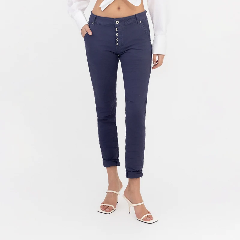Pantalon Boyfriend couleur avec revers blanc