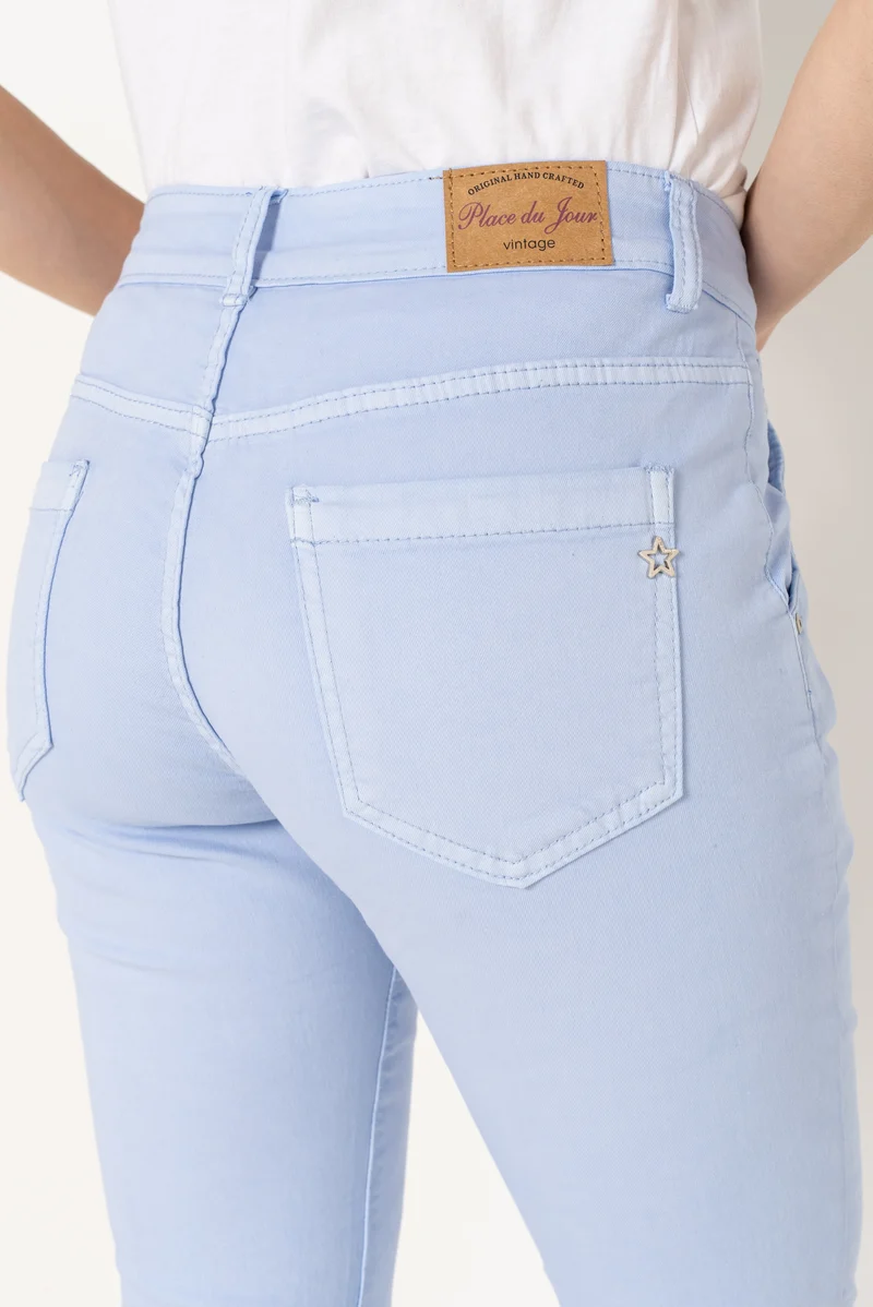 Pantalon Boyfriend couleur avec revers blanc
