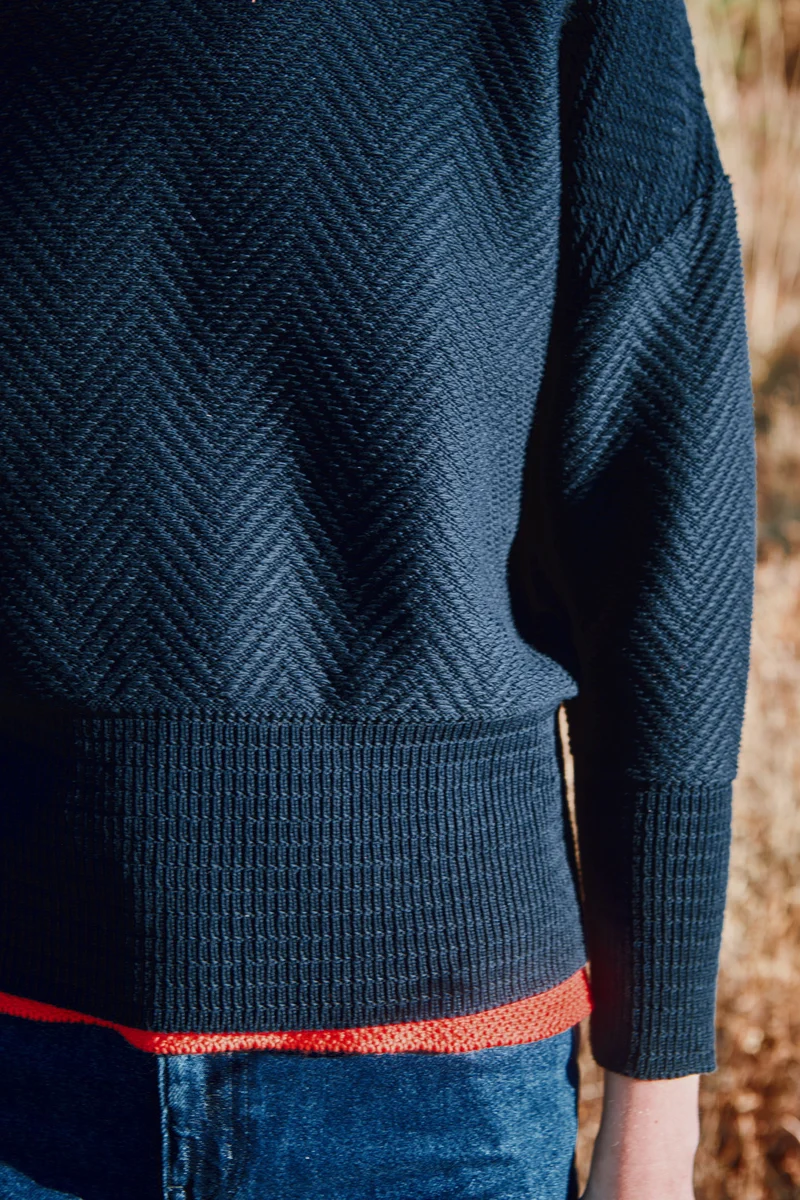 NELLIE Chevron Sweater in Organic Cotton - Navy