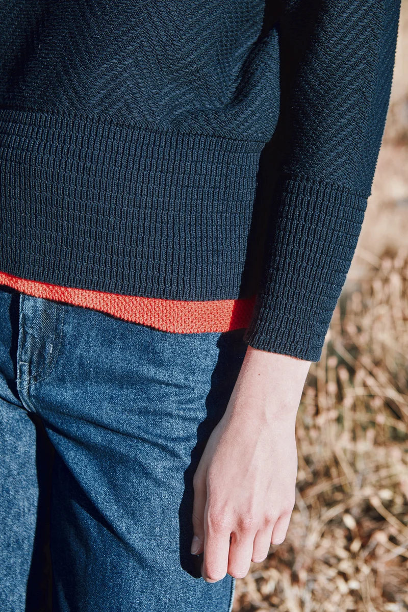 NELLIE Chevron Sweater in Organic Cotton - Navy