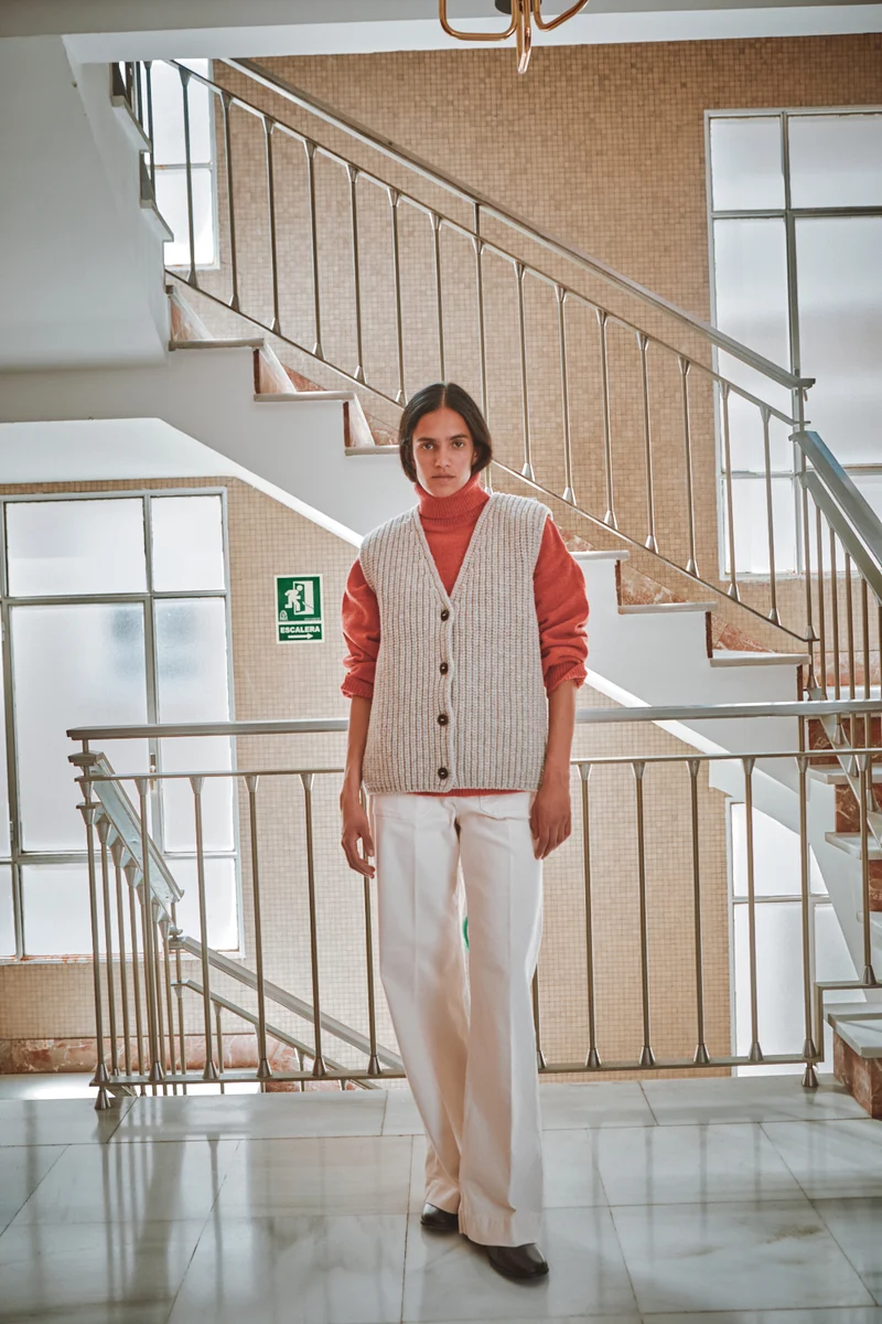 VERA Sleeveless Vest in Merino Wool - Beige
