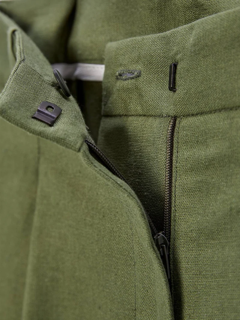 Green high waisted linen short