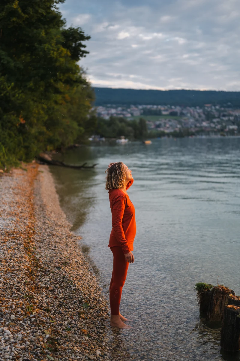 Lunara Longsleeve Shirt — Mercerized Organic Cotton Yoga Longsleeve with Thumb Loops