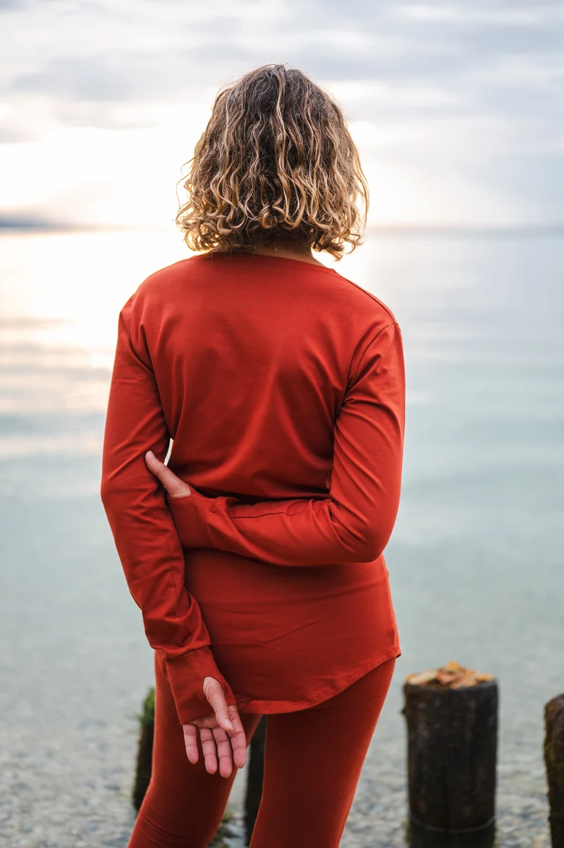 Lunara Longsleeve Shirt — Mercerized Organic Cotton Yoga Longsleeve with Thumb Loops