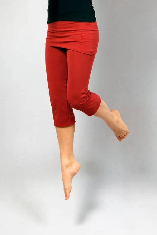 Inderjit Yoga Pants 3/4 — Organic Cotton Cropped Yoga Pants with Integrated Skirt