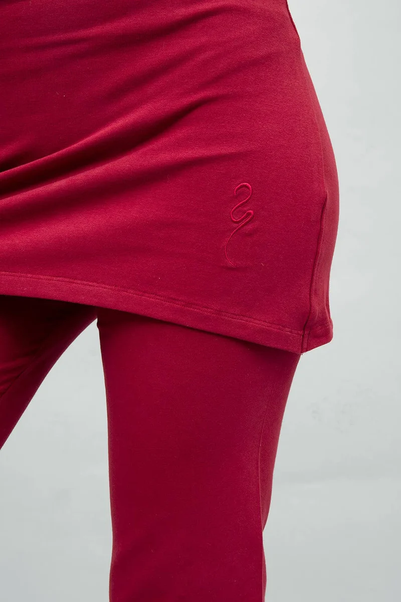 Inderjit Yoga Pants 3/4 — Organic Cotton Cropped Yoga Pants with Integrated Skirt