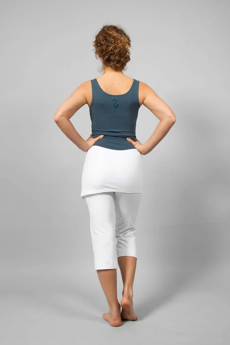 Inderjit Yoga Pants 3/4 — Organic Cotton Cropped Yoga Pants with Integrated Skirt