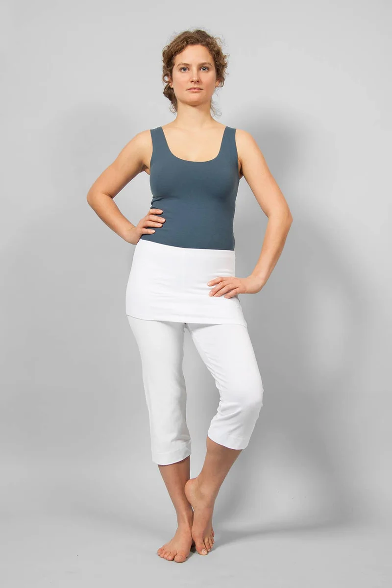 Inderjit Yoga Pants 3/4 — Organic Cotton Cropped Yoga Pants with Integrated Skirt